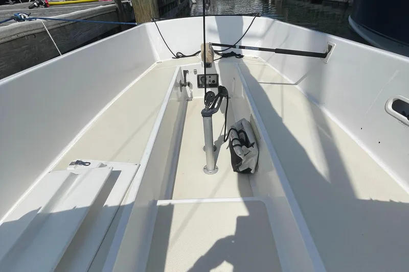 Slide: The Image of 2008 Schock Harbor 25 sailboat deck with clean, spacious layout. - 8