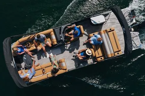 Slide: The Image of Crest Classic 240 SLSC 2025 - 13