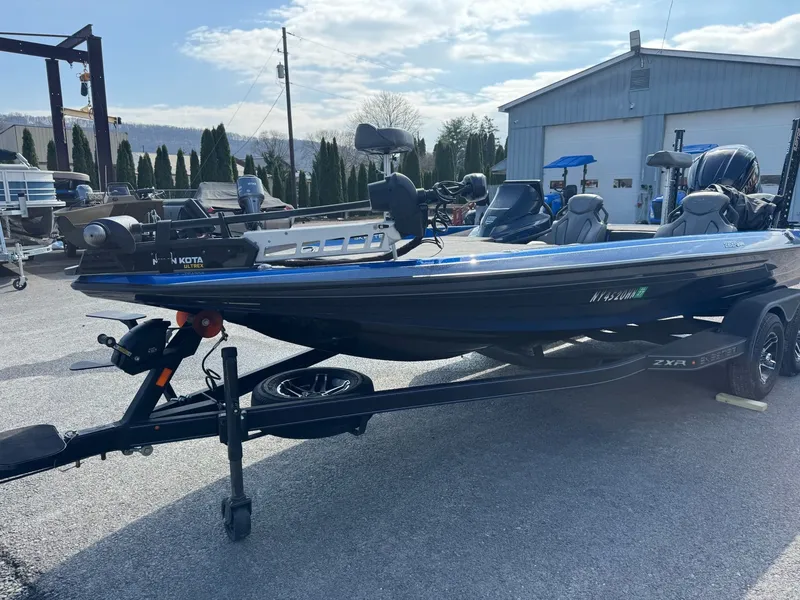 Slide: The Image of Skeeter ZXR20 2024 - 29