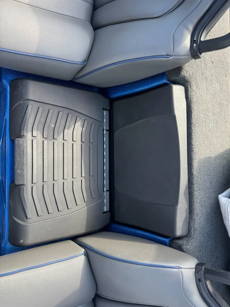 Slide: The Image of Skeeter ZXR20 2024 - 3