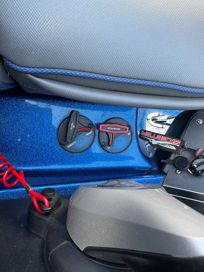 Slide: The Image of Skeeter ZXR20 2024 - 33