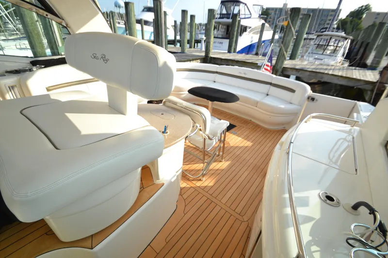 Slide: The Image of Luxurious interior of 2007 Sea Ray 520 Sundancer yacht. - 10