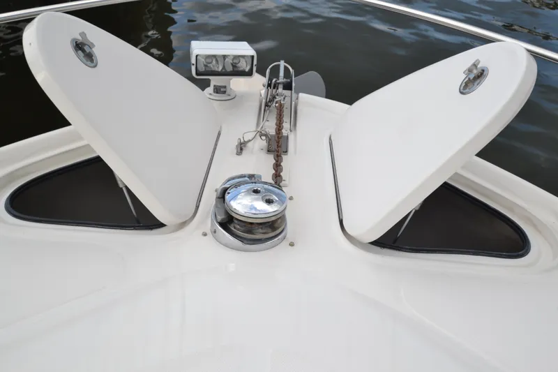 Slide: The Image of Bow view of 2007 Sea Ray 520 Sundancer with anchor windlass. - 6