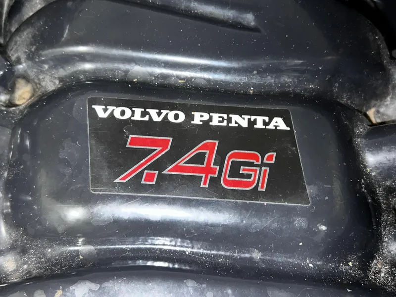 Slide: The Image of Volvo Penta 7.4Gi engine in a 2001 Larson 270 boat. - 27