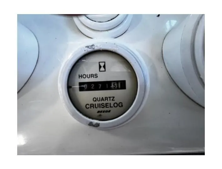 Slide: The Image of Quartz cruiselog hour meter on 1998 Nautica RIB 18 Widebody, showing 2715.1 hours. - 14