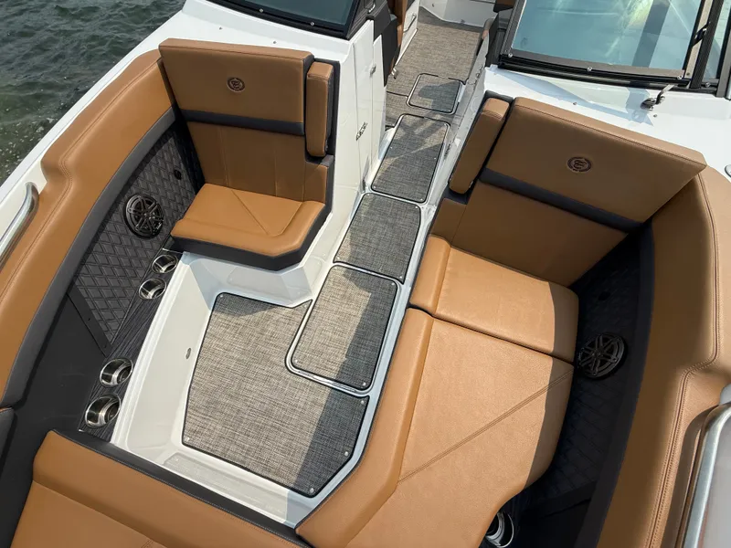 Slide: The Image of Cobalt R8 2024 - 190