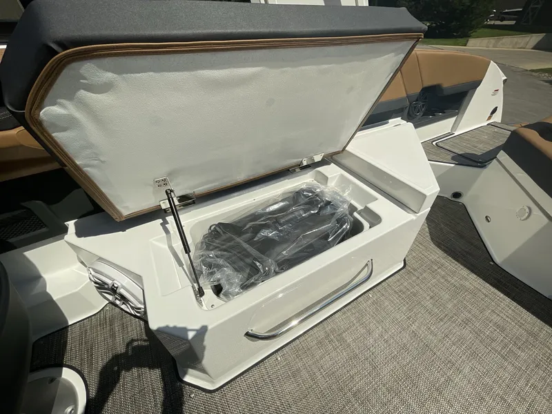 Slide: The Image of Cobalt R8 2024 - 221