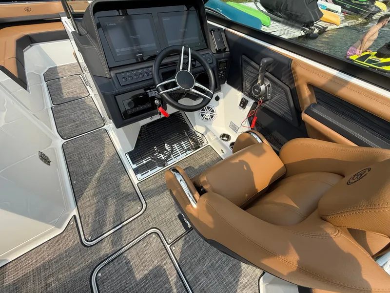 Slide: The Image of Cobalt R8 2024 - 190