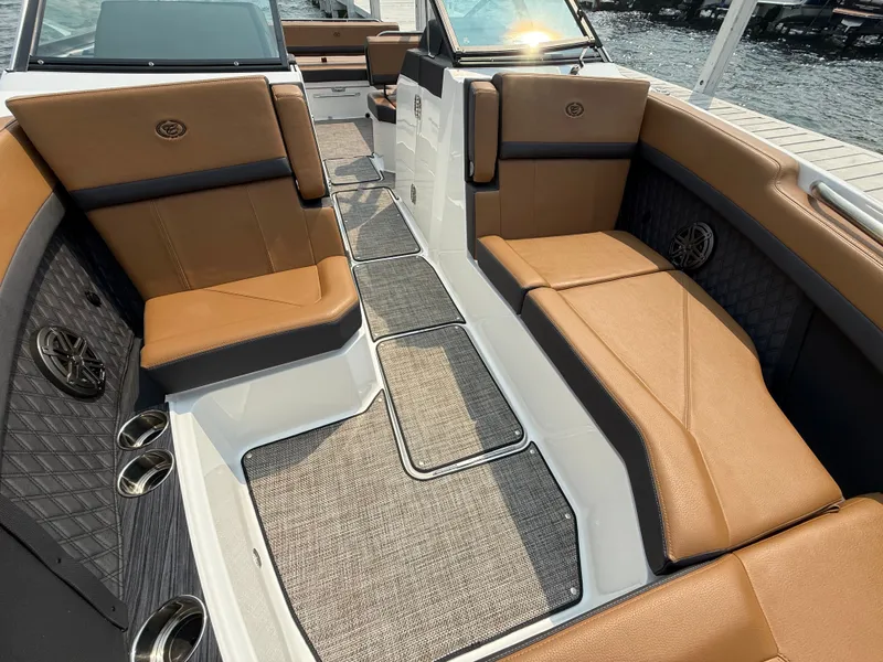 Slide: The Image of Cobalt R8 2024 - 206