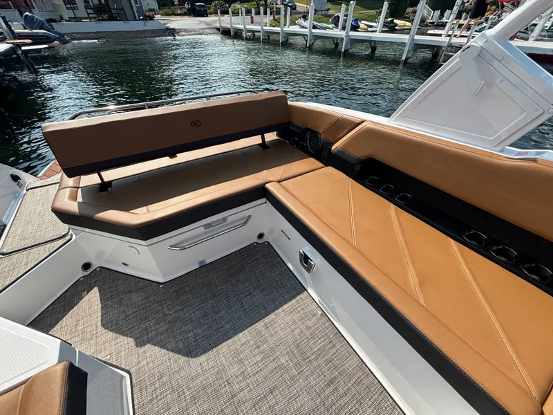 Slide: The Image of Cobalt R8 2024 - 245