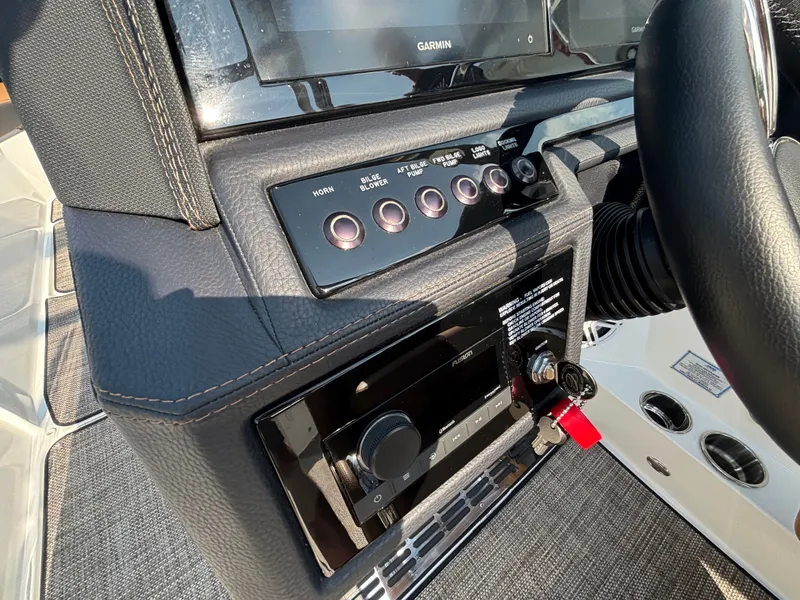 Slide: The Image of Cobalt R8 2024 - 250