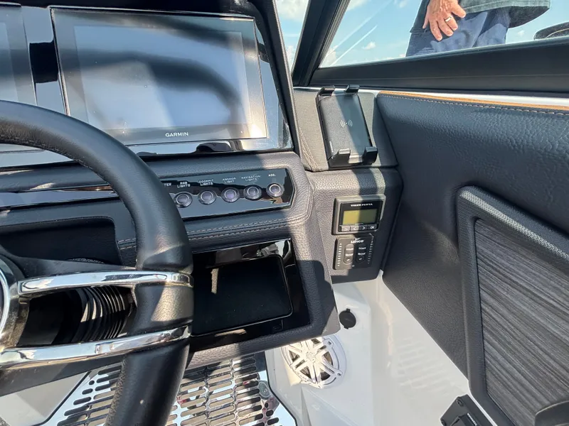 Slide: The Image of Cobalt R8 2024 - 185