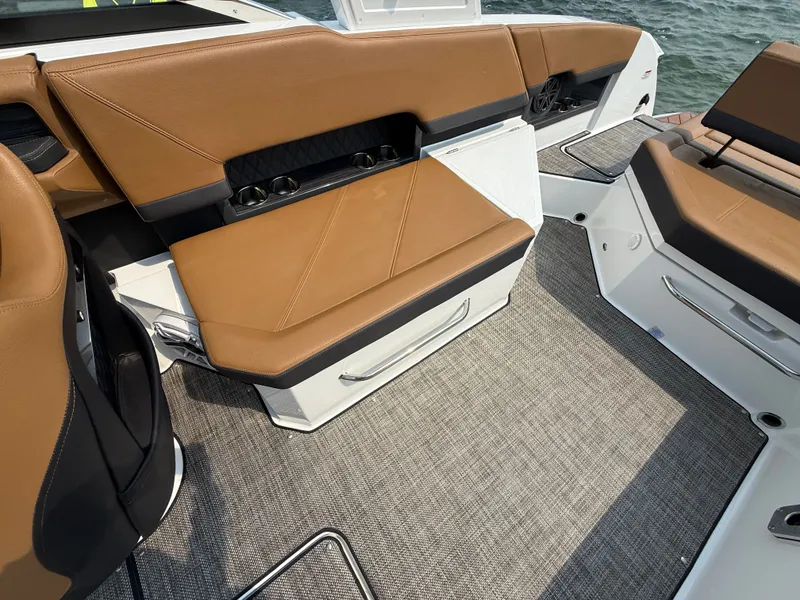 Slide: The Image of Cobalt R8 2024 - 192