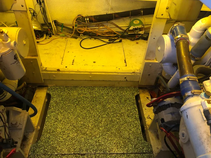 Slide: The Image of Bertram 42 Convertible 1980 - 6