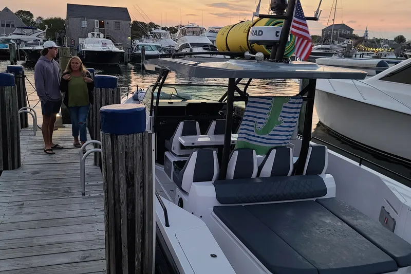 Slide: The Image of Axopar 37 Sun Top 2021 - 10