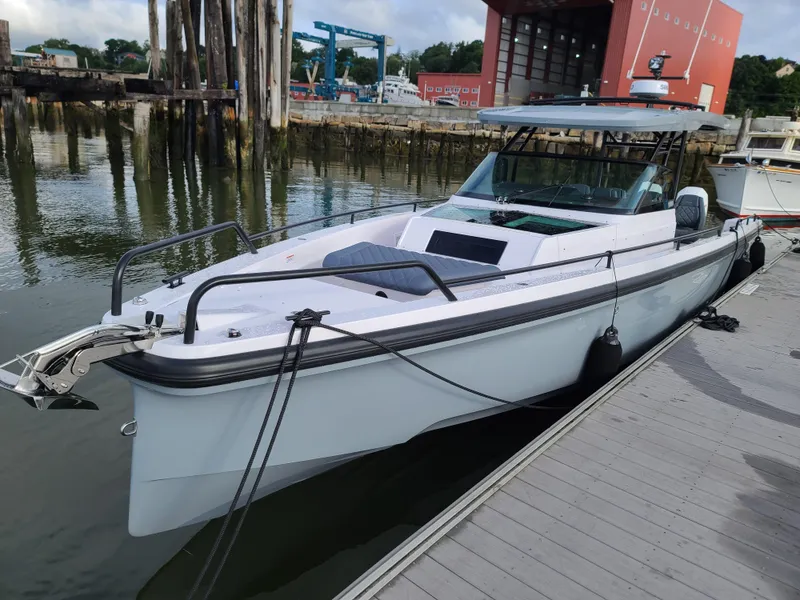 Slide: The Image of Axopar 37 Sun Top 2021 - 13