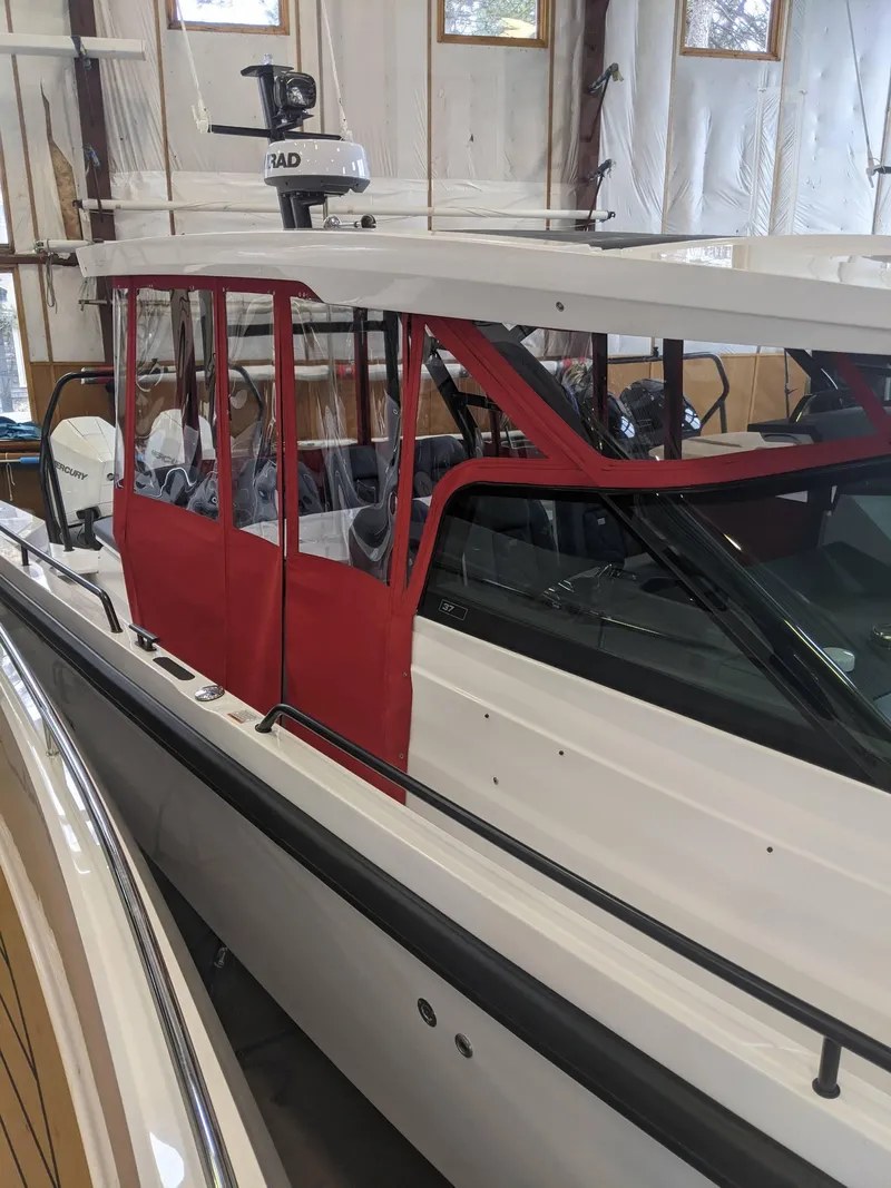 Slide: The Image of Axopar 37 Sun Top 2021 - 18