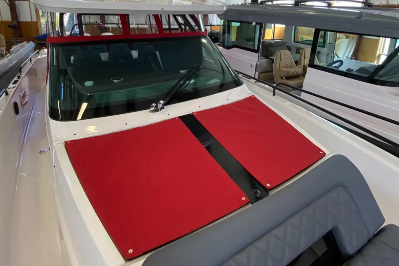 Slide: The Image of Axopar 37 Sun Top 2021 - 23