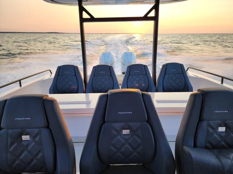 Slide: The Image of Axopar 37 Sun Top 2021 - 33