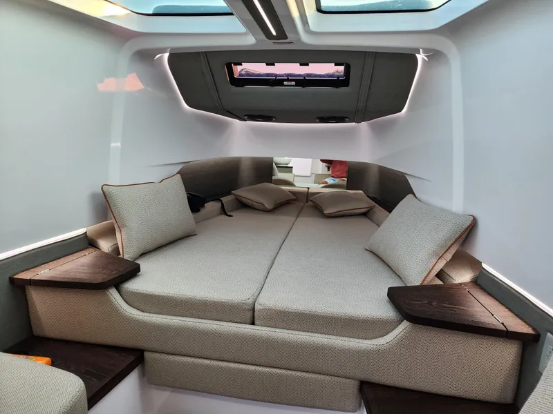 Slide: The Image of Axopar 37 Sun Top 2021 - 39