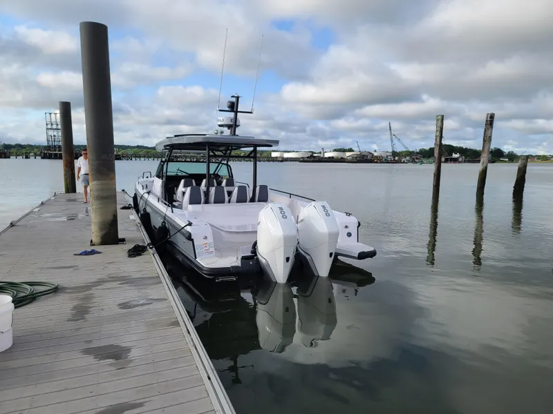 Slide: The Image of Axopar 37 Sun Top 2021 - 4