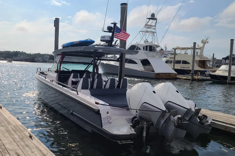 Slide: The Image of Axopar 37 Sun Top 2021 - 8