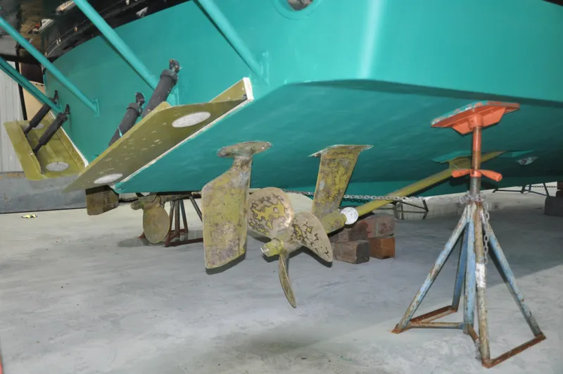 Slide: The Image of Bertram 37 Convertible 1987 - 84