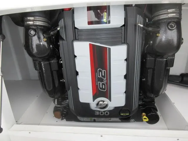 Slide: The Image of 2024 Four Winns HD3 boat engine, 6.2L, 300 horsepower. - 19