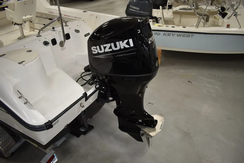 Slide: The Image of Boston Whaler 210 Ventura Dual Console 2003 - 14