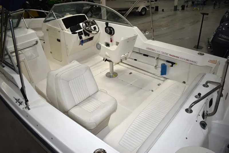 Slide: The Image of Boston Whaler 210 Ventura Dual Console 2003 - 31