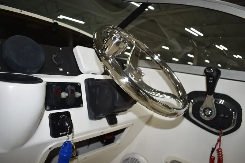 Slide: The Image of Boston Whaler 210 Ventura Dual Console 2003 - 48