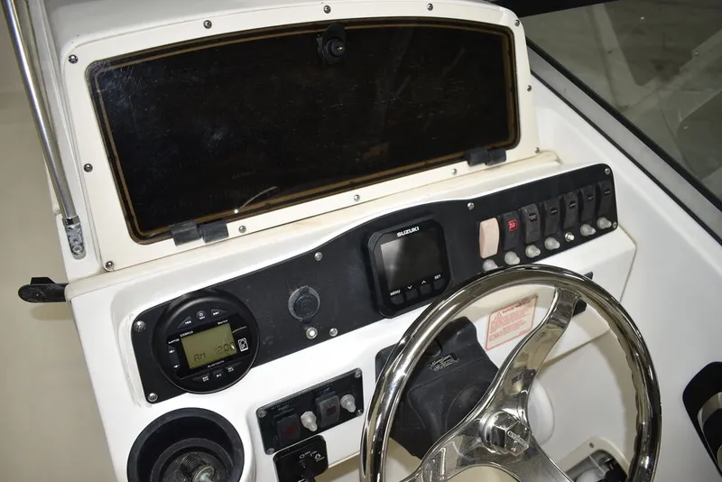 Slide: The Image of Boston Whaler 210 Ventura Dual Console 2003 - 50