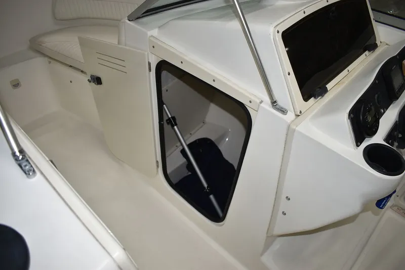 Slide: The Image of Boston Whaler 210 Ventura Dual Console 2003 - 58