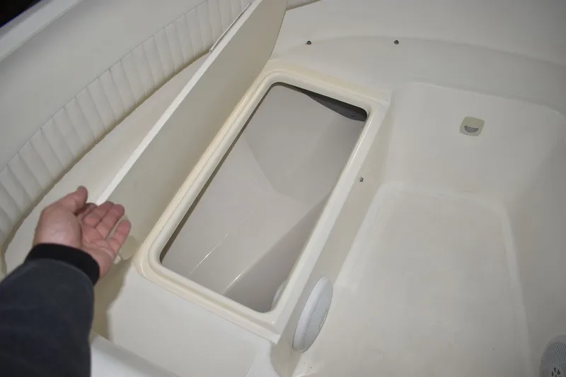 Slide: The Image of Boston Whaler 210 Ventura Dual Console 2003 - 64