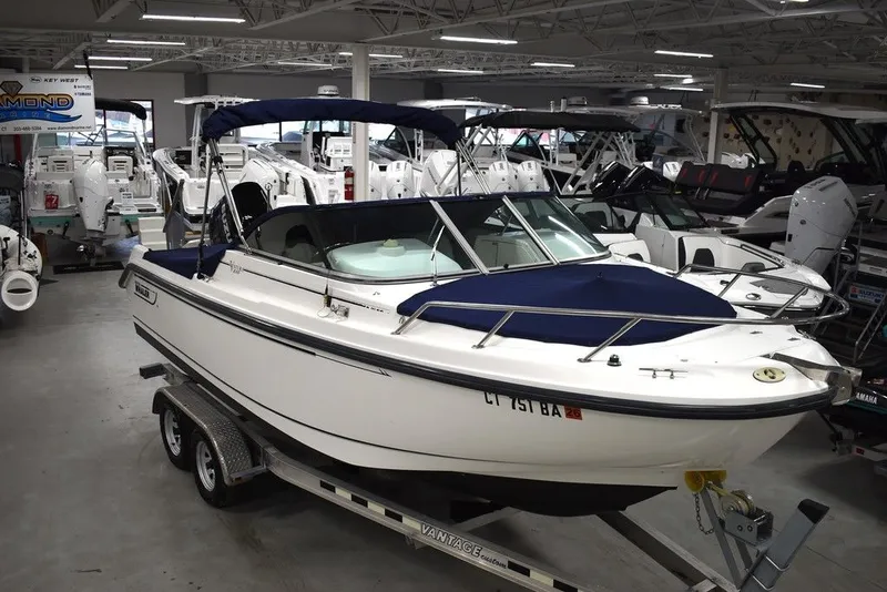 Slide: The Image of Boston Whaler 210 Ventura Dual Console 2003 - 70