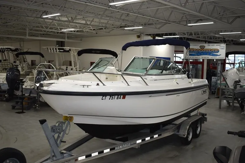 Slide: The Image of Boston Whaler 210 Ventura Dual Console 2003 - 9