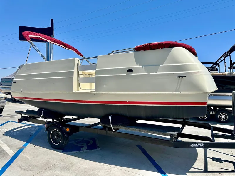 Slide: The Image of Duffy Cat 18 w/ Electric Motor 1996 - 3