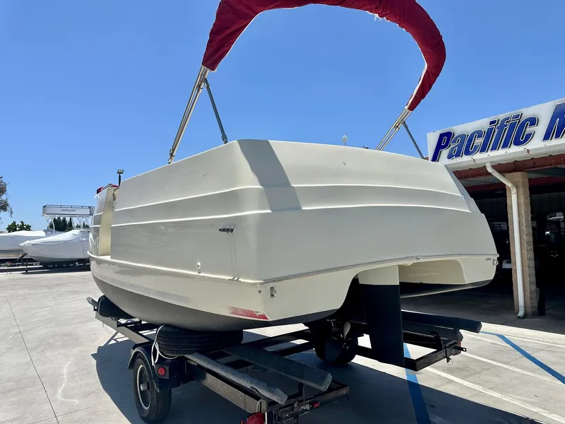 Slide: The Image of Duffy Cat 18 w/ Electric Motor 1996 - 6