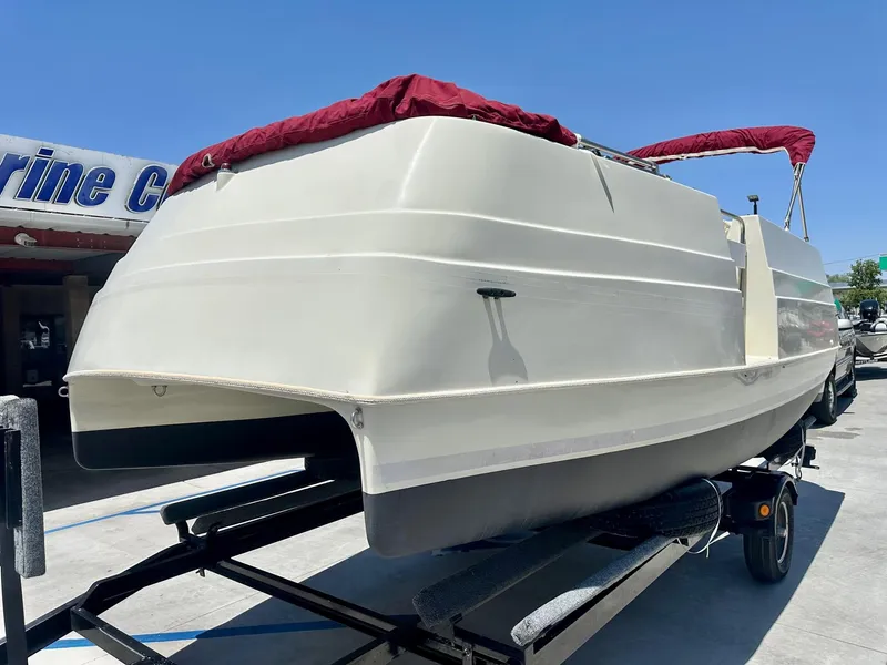 Slide: The Image of Duffy Cat 18 w/ Electric Motor 1996 - 9