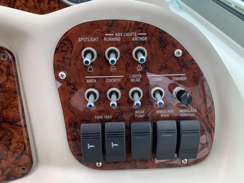 Slide: The Image of Control panel of a 2006 Sea Ray 340 Sundancer boat. - 26