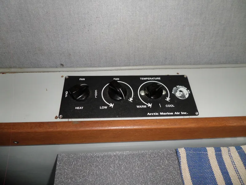 Slide: The Image of Wellcraft Monte Carlo 2800 1986 - 51