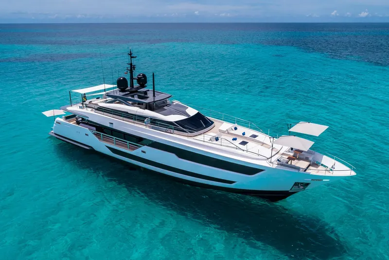 Slide: The Image of Custom SAETTA 120' 2025 - 17