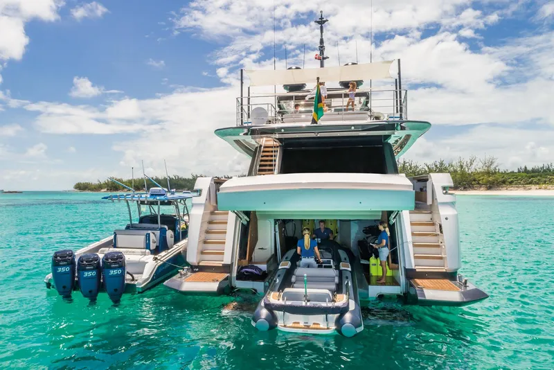 Slide: The Image of Custom SAETTA 120' 2025 - 22