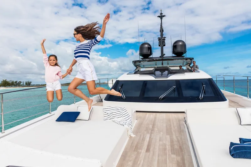 Slide: The Image of Custom SAETTA 120' 2025 - 33