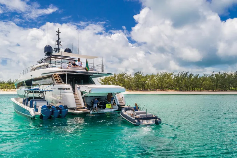 Slide: The Image of Custom SAETTA 120' 2025 - 37