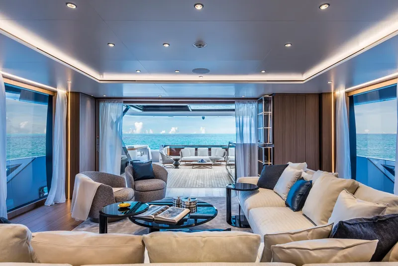 Slide: The Image of Custom SAETTA 120' 2025 - 45