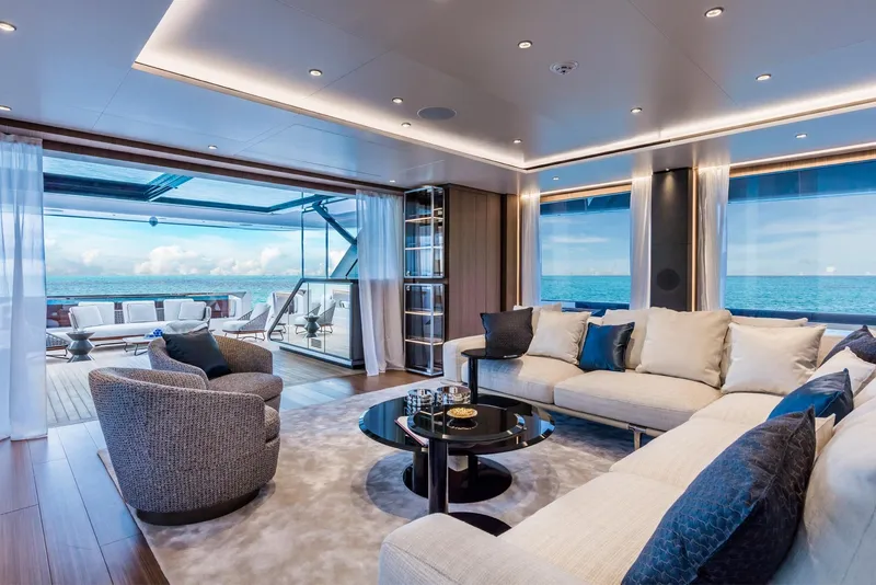 Slide: The Image of Custom SAETTA 120' 2025 - 47