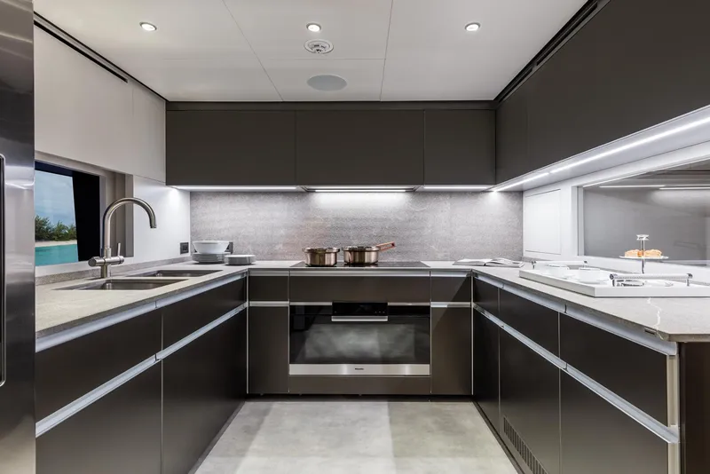 Slide: The Image of Custom SAETTA 120' 2025 - 51