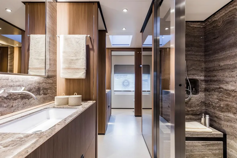 Slide: The Image of Custom SAETTA 120' 2025 - 55