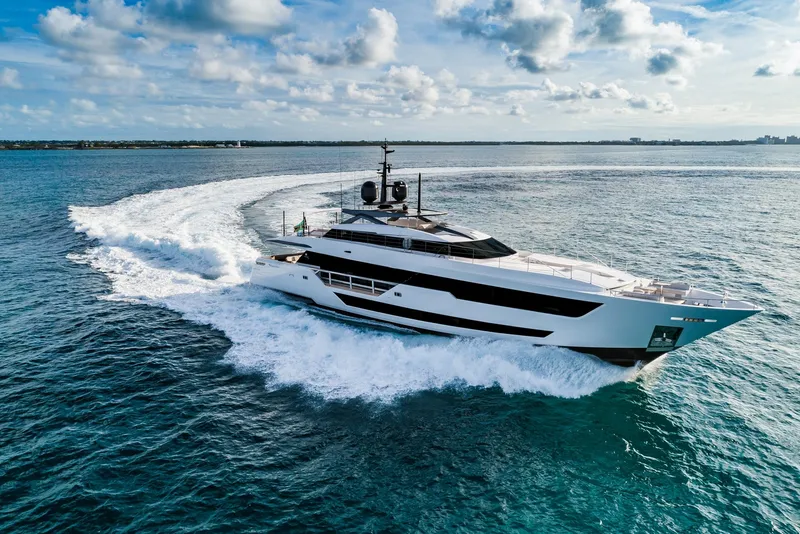 Slide: The Image of Custom SAETTA 120' 2025 - 8